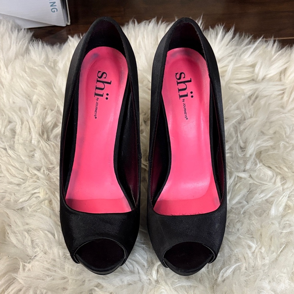 Shi by JOURNEYS Black Peep Toe Heels with Pink Insole